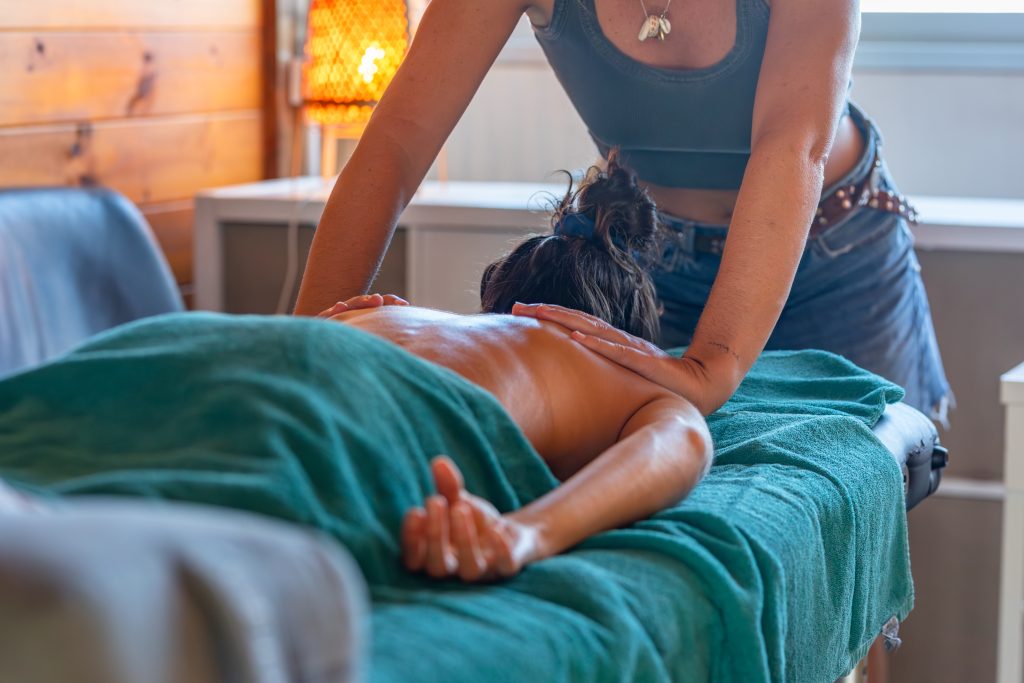 Sesión de masaje wellness en Endorfina Club.
